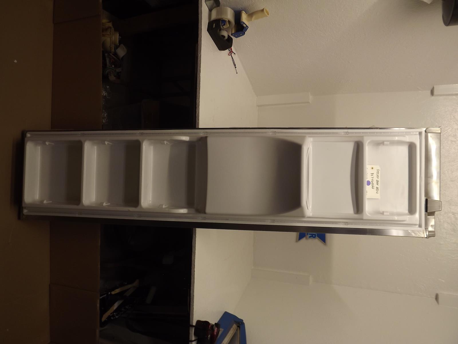Frigidaire Refrigerator 807460022 Freezer Door Assembly New Frigidaire Refrigerator 807460022 Freezer Door Assembly New